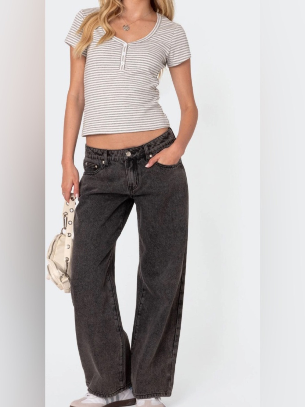 Edikted Petite Raelynn Washed Low Rise Jeans